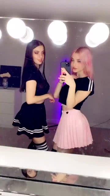 日韩小姐姐跳扭胯舞视频,魅力四溢引爆网络