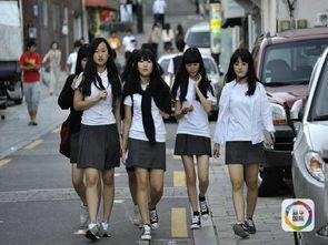 日韩中小学校服视频播放,揭秘中小学校服魅力瞬间